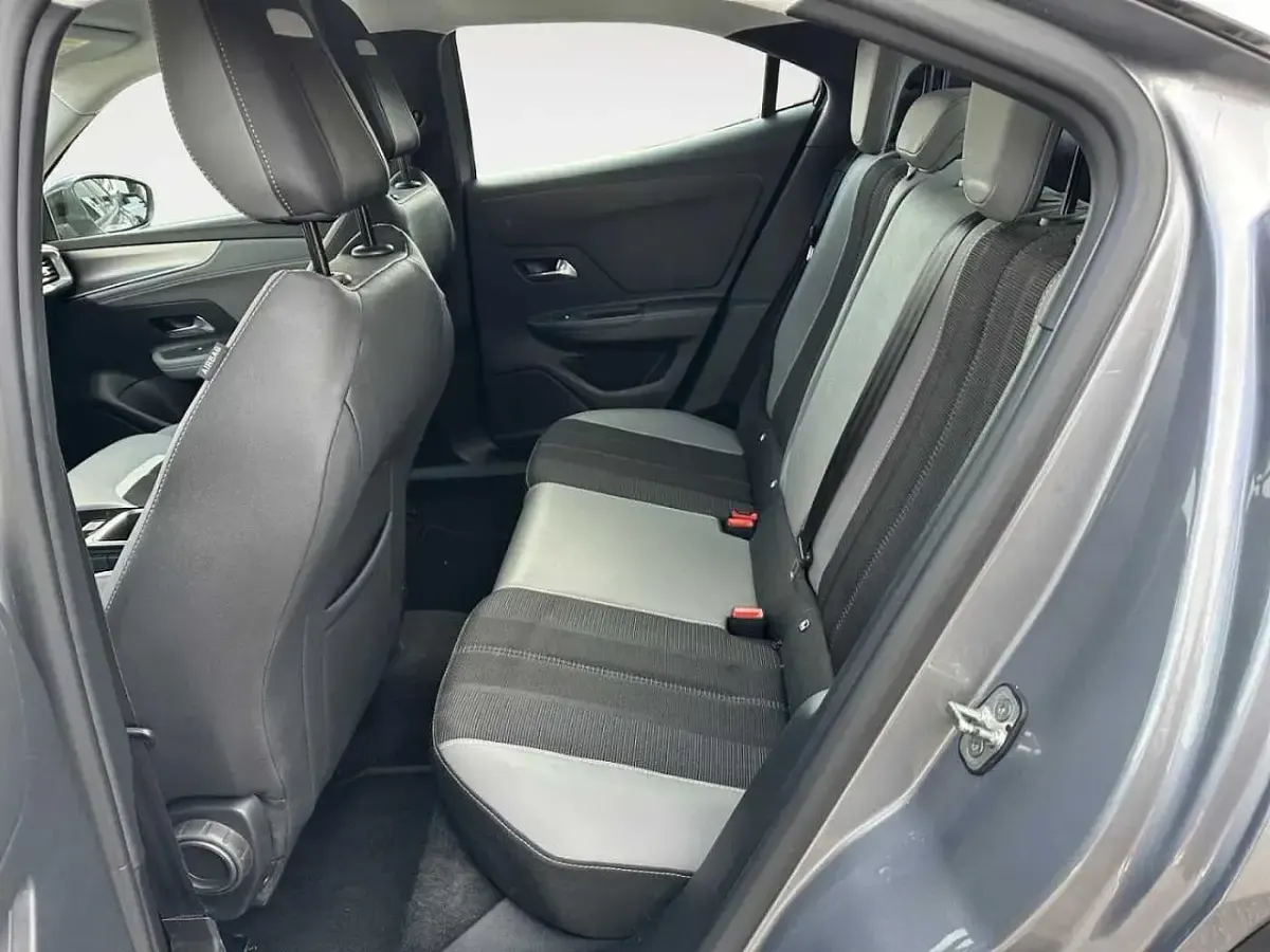 Usata Opel Mokka Elegance 101 CV (74 kW) 2023 Grigio SUV