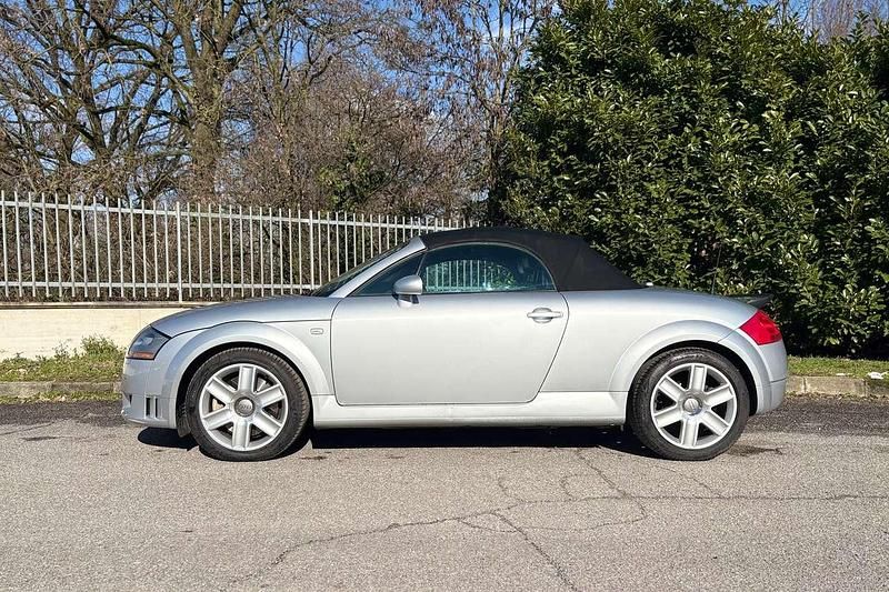 Usata Audi TT Roadster 250 CV (183 kW) 2004 Argento Cabrio