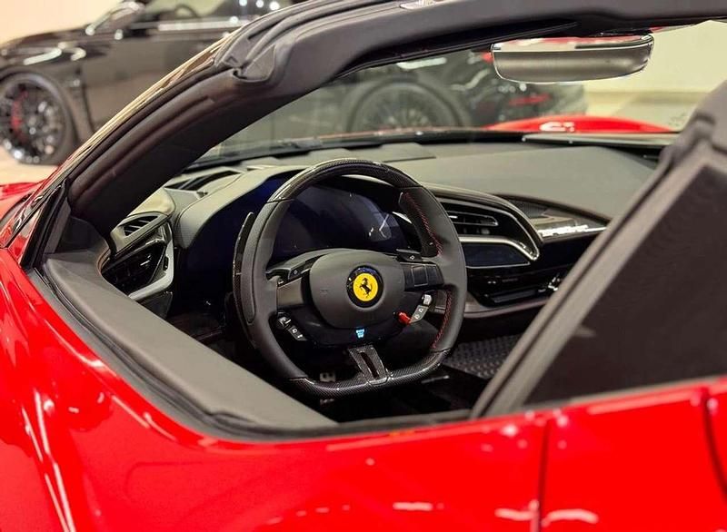 Usata Ferrari SF90 780 CV (573 kW) 2024 Rosso Cabrio