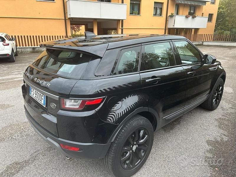Usata Land Rover Range Rover evoque 150 CV (110 kW) 2018 Nero Berlina