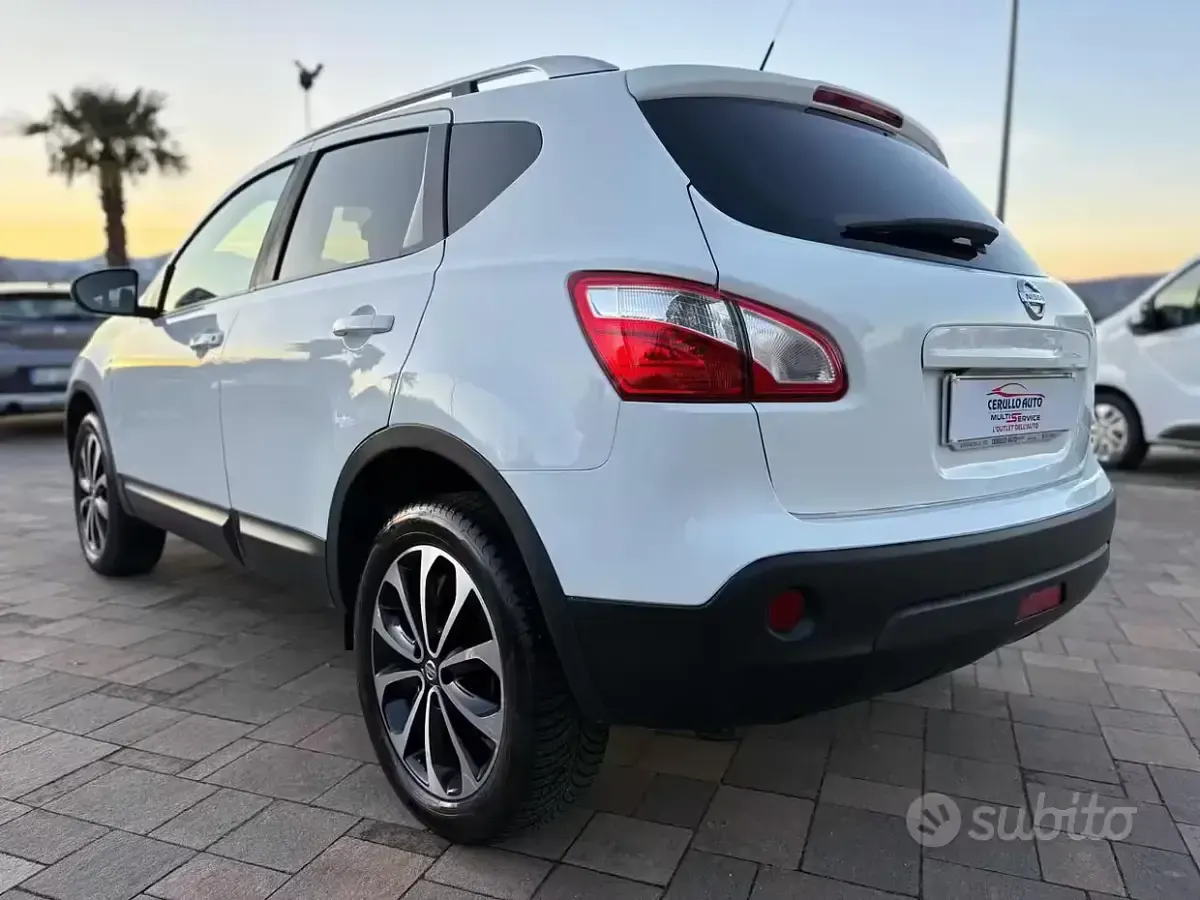 Usata Nissan Qashqai N-TEC 150 CV (110 kW) 2011 Bianco SUV