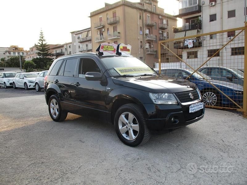 Usata Suzuki Grand Vitara 129 CV (94 kW) 2012 Nero SUV
