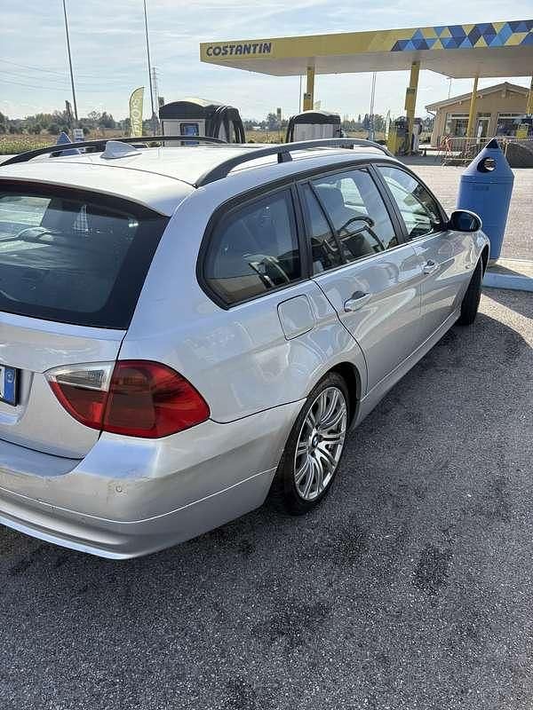 Usata 2006 BMW 320 Station wagon | 2700 € (Ottimo prezzo) - Immagine 1/4