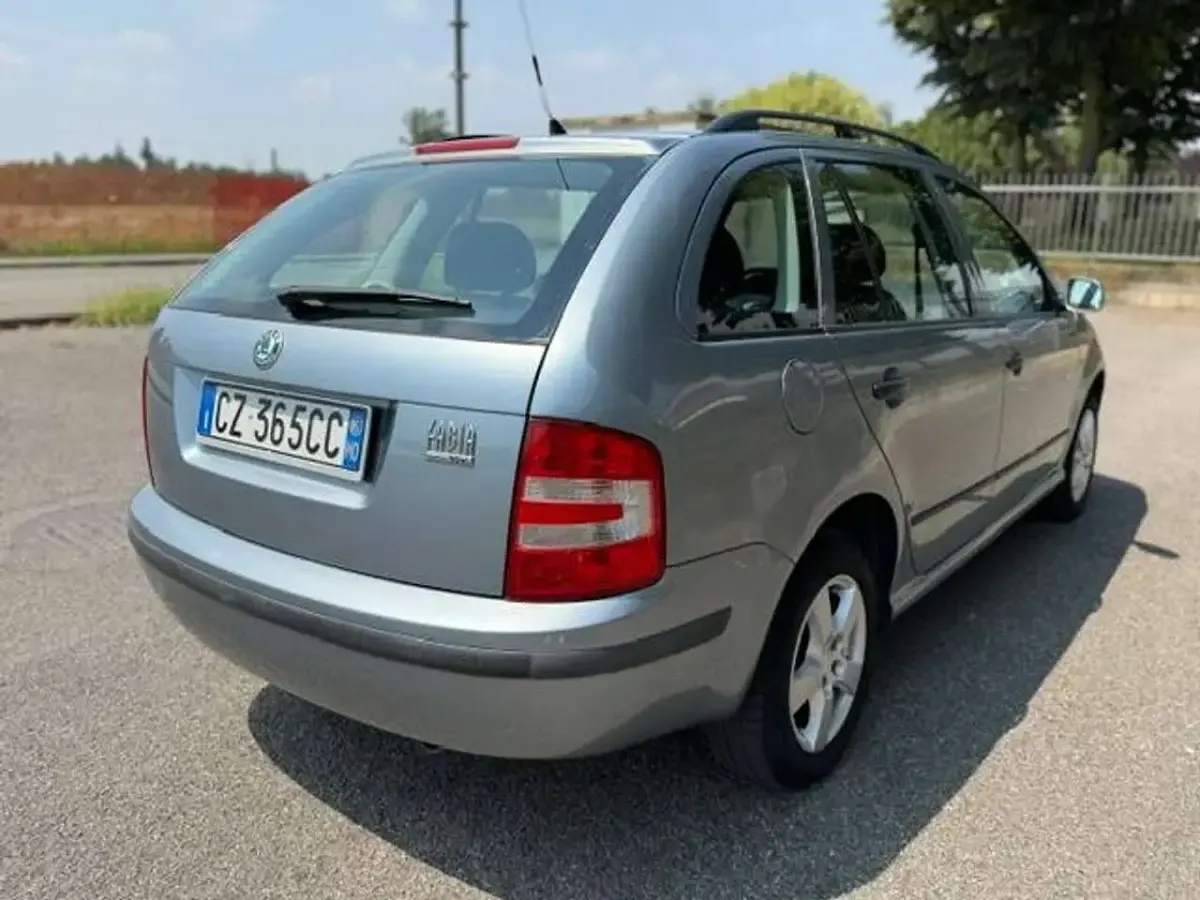 Usata Skoda Fabia Style 75 CV (55 kW) 2005 Grigio Station wagon