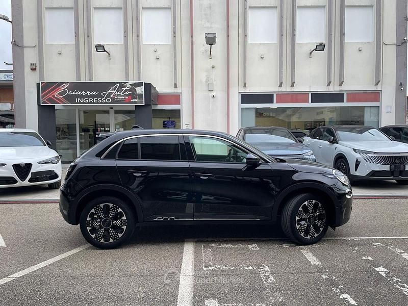 Usata Fiat 600 La Prima 110 CV (80 kW) 2025 Nero SUV