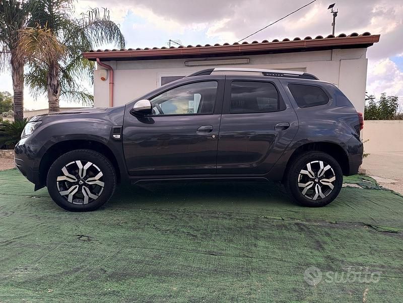 Usata Dacia Duster Prestige 101 CV (74 kW) 2022 Grigio SUV