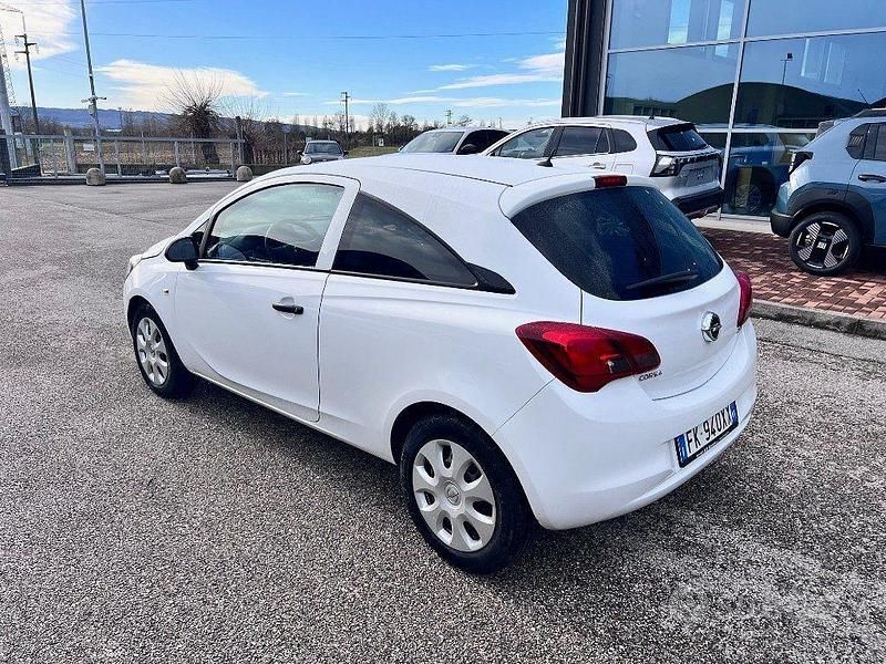 Usata Opel Corsa 75 CV (55 kW) 2017 Bianco Furgone
