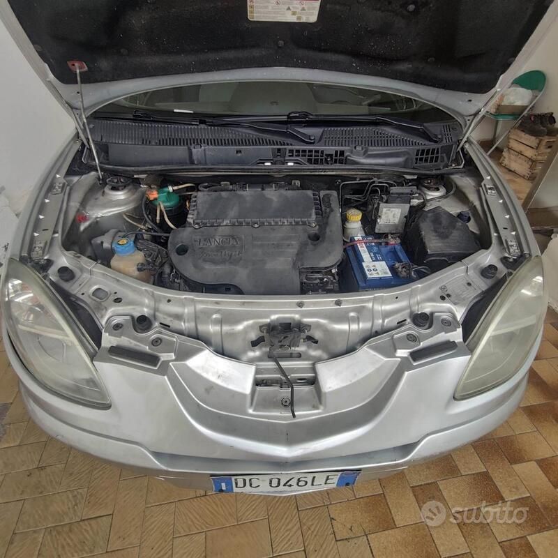 Usata Lancia Ypsilon 69 CV (50 kW) 2006 Grigio Utilitaria