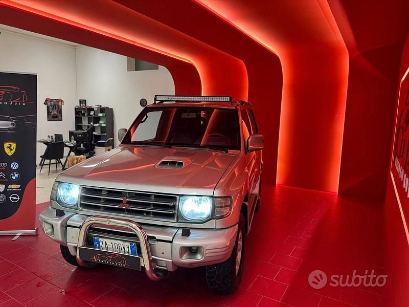 Usata Mitsubishi Pajero Select 99 CV (72 kW) 1993 Grigio SUV