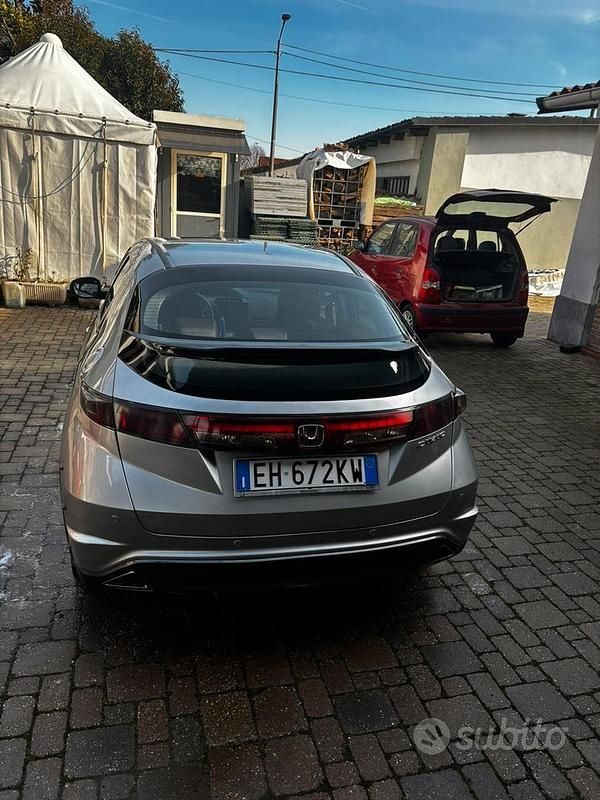 Usata Honda Civic 2011 Grigio Berlina