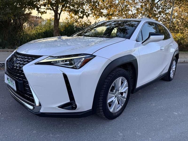 Usata Lexus UX 250h Business Edition 145 CV (106 kW) 2020 Bianco SUV
