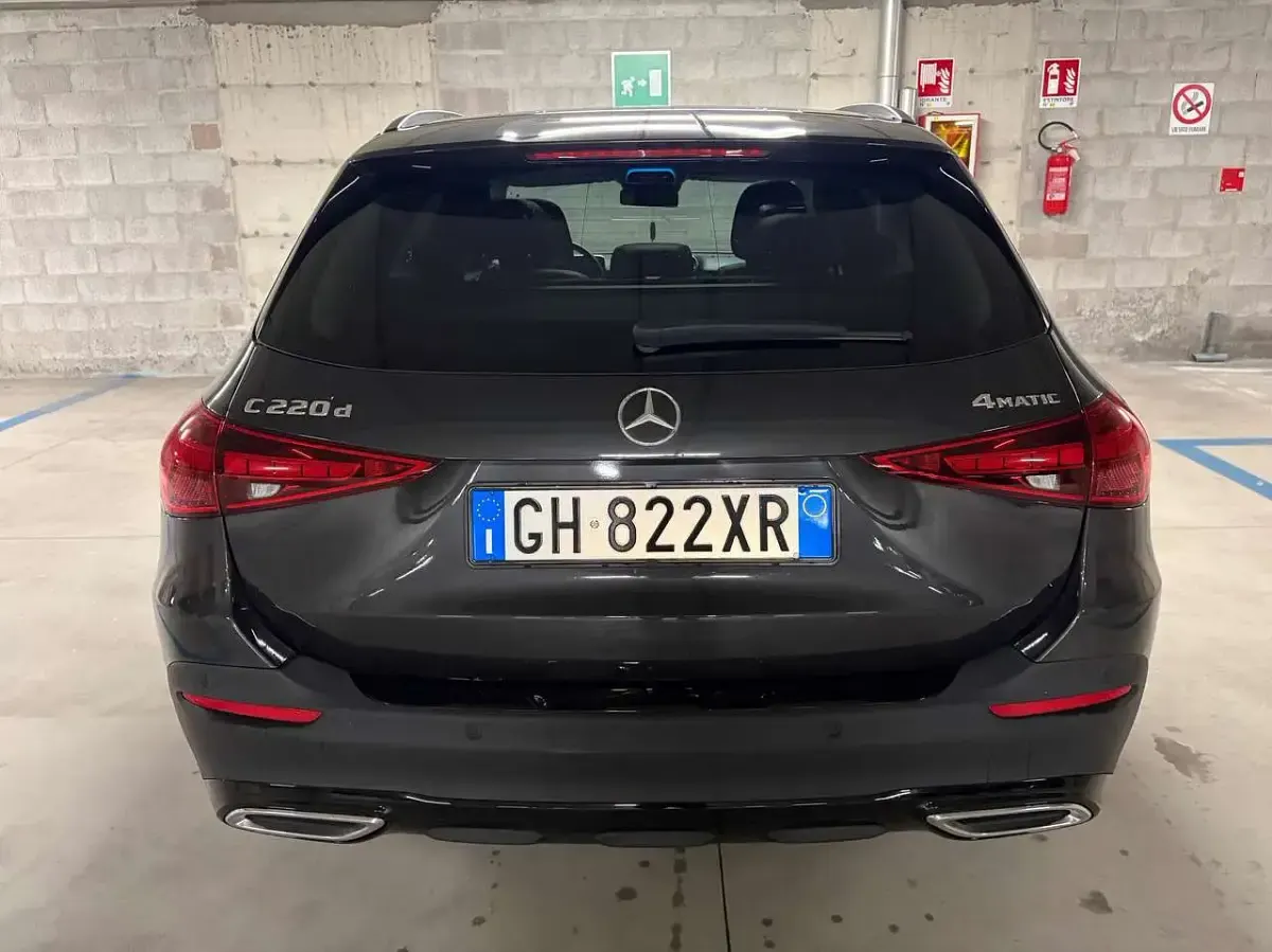 Usata Mercedes C220 Premium 200 CV (147 kW) 2022 Grigio Station wagon