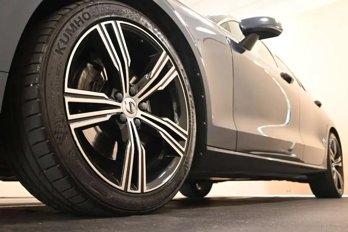 Usata Volvo V60 Inscription 190 CV (139 kW) 2018 Blu/azzurro Station wagon
