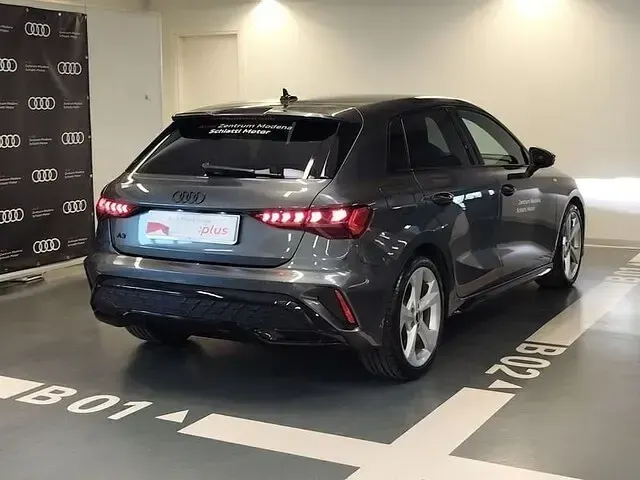 Usata Audi A3 Sportback S-Line 150 CV (110 kW) 2025 Other Utilitaria
