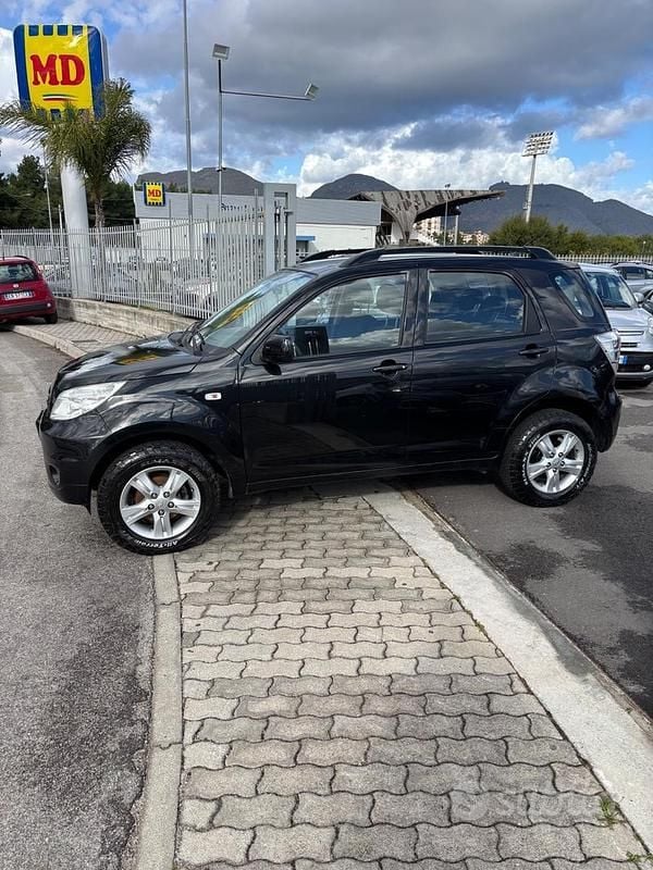 Usata Daihatsu Terios 86 CV (63 kW) 2010 Nero SUV
