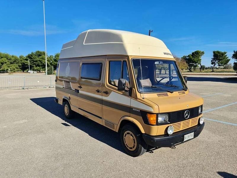 Beige Usata 1986 Mercedes T1 Furgone | 23.000 € - Immagine 1/4