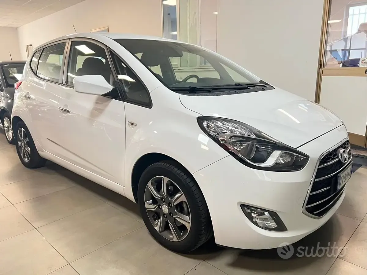 Usata Hyundai ix20 125 CV (91 kW) 2019 Bianco Utilitaria