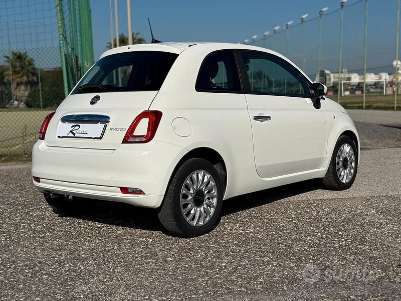 Begagnad Fiat 500 Lounge 71 HK (52 kW) 2020 Vit Sedan