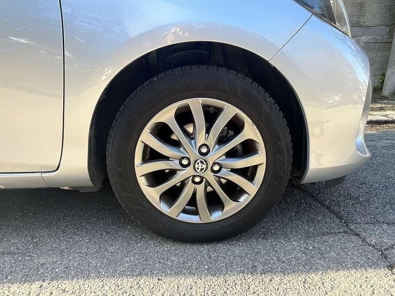 Usata Toyota Yaris Active 69 CV (50 kW) 2016 Berlina