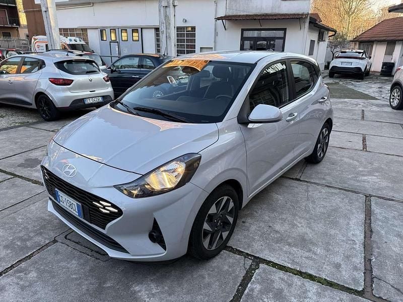 Usata Hyundai i10 Prime 67 CV (49 kW) 2024 Argento Utilitaria