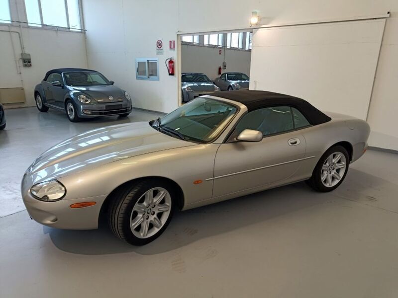 Usato 1998 Jaguar XK 4.0 Benzin 284 CV (24.500 €)