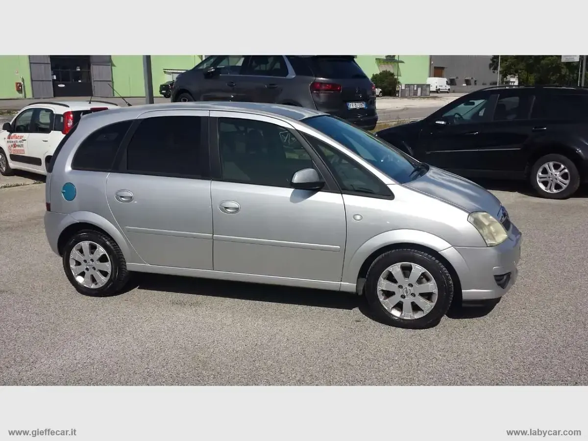 Usata Opel Meriva Enjoy 90 CV (66 kW) 2007 Argento Monovolume
