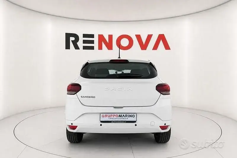 Usata Dacia Sandero Expression 101 CV (74 kW) 2023 Bianco Utilitaria