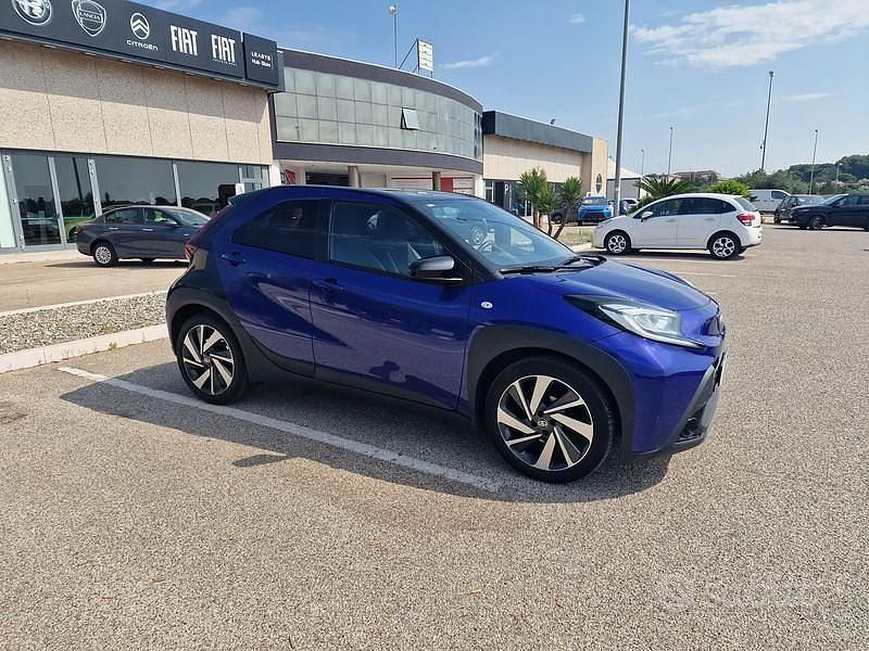 Usata Toyota Aygo X Lounge 72 CV (52 kW) 2023 Blu SUV