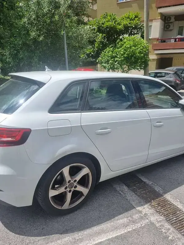 Usado Audi A3 Sport 116 CV (85 kW) 2018 Blanco Berlina