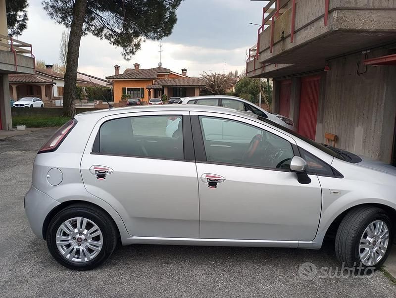 Usata Fiat Punto 95 CV (69 kW) 2010 Utilitaria