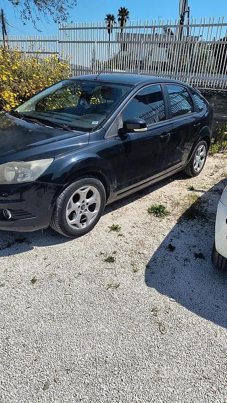 Begagnad Ford Focus Titanium 110 HK (80 kW) 2010 Svart Sedan