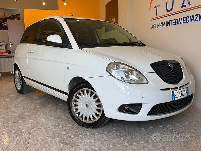 Usata Lancia Ypsilon 74 CV (54 kW) 2010 Bianco Utilitaria