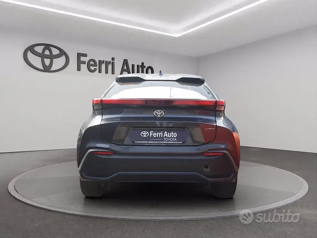 Usata Toyota C-HR Trend 198 CV (145 kW) 2024 Grigio SUV