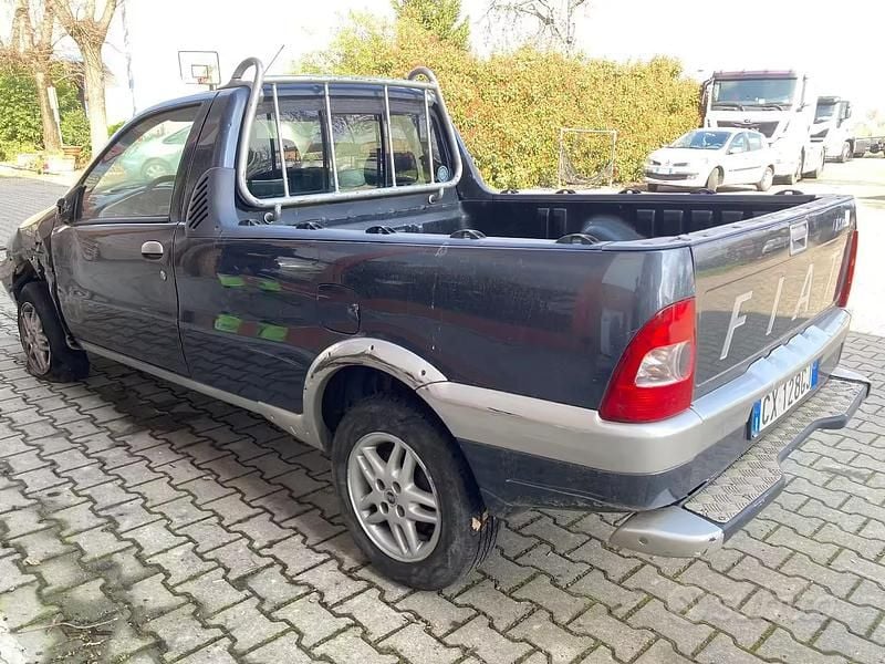 Usata Fiat Strada 2005 Grigio Pick-up