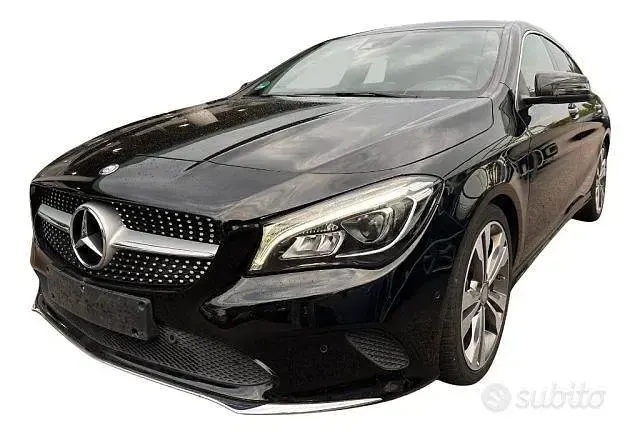 Usata Mercedes CLA200 Shooting Brake Premium 156 CV (114 kW) 2017 Nero Station wagon