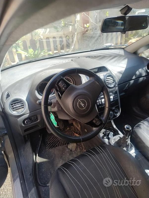 Usata Opel Corsa 75 CV (55 kW) 2012 Utilitaria