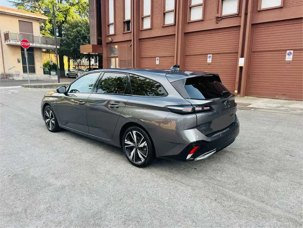 Usata Peugeot 308 SW Allure 131 CV (96 kW) 2022 Station wagon