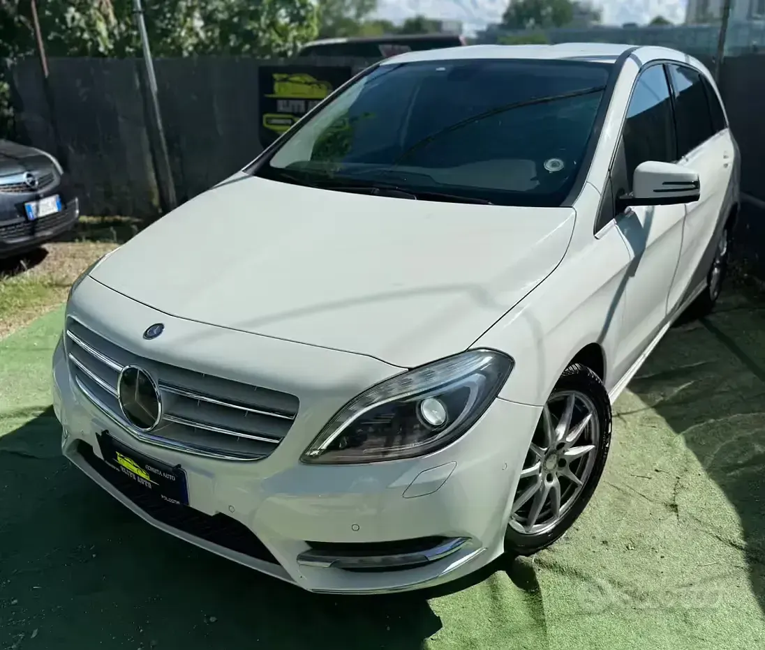 Usata Mercedes B180 Premium 109 CV (80 kW) 2016 Bianco Monovolume