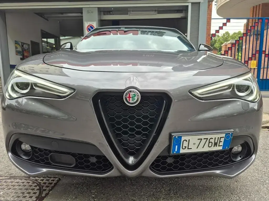 Usata Alfa Romeo Stelvio Veloce 209 CV (153 kW) 2023 Grigio SUV