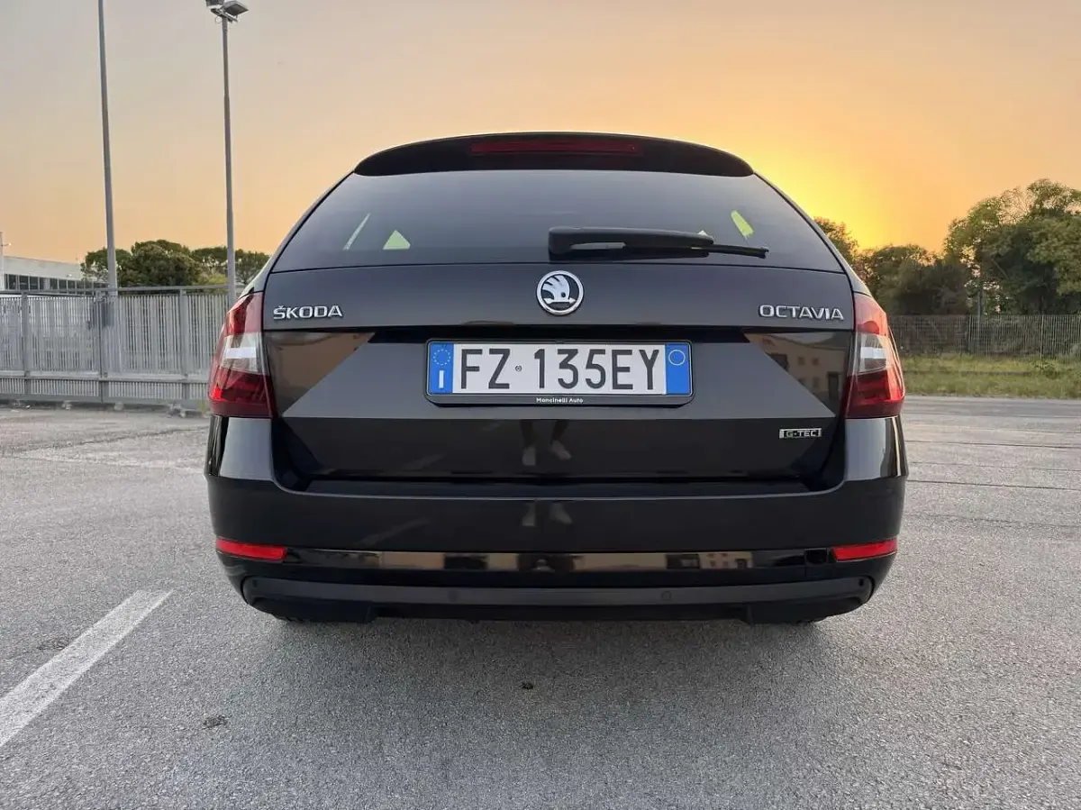 Usata Skoda Octavia G-TEC Executive 131 CV (96 kW) 2020 Nero Station wagon