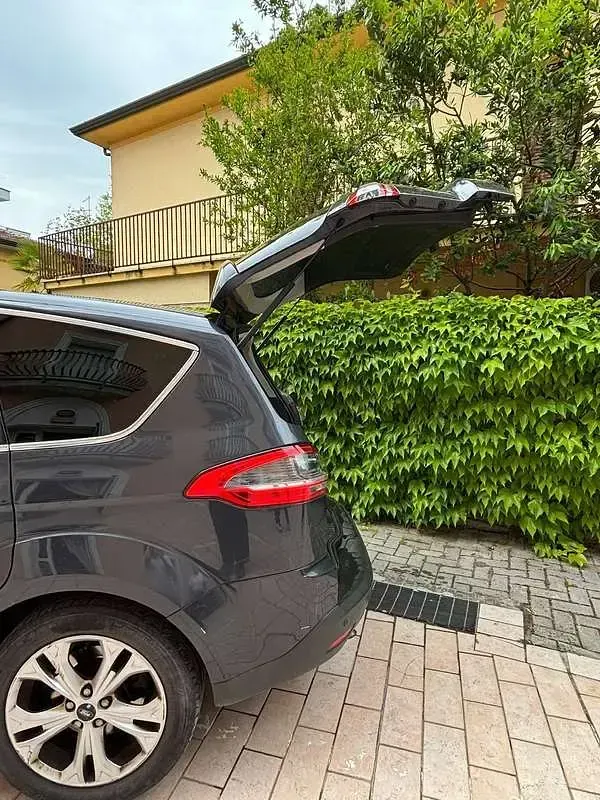 Usata Ford S-MAX S 182 CV (133 kW) 2010 Blu/azzurro Monovolume