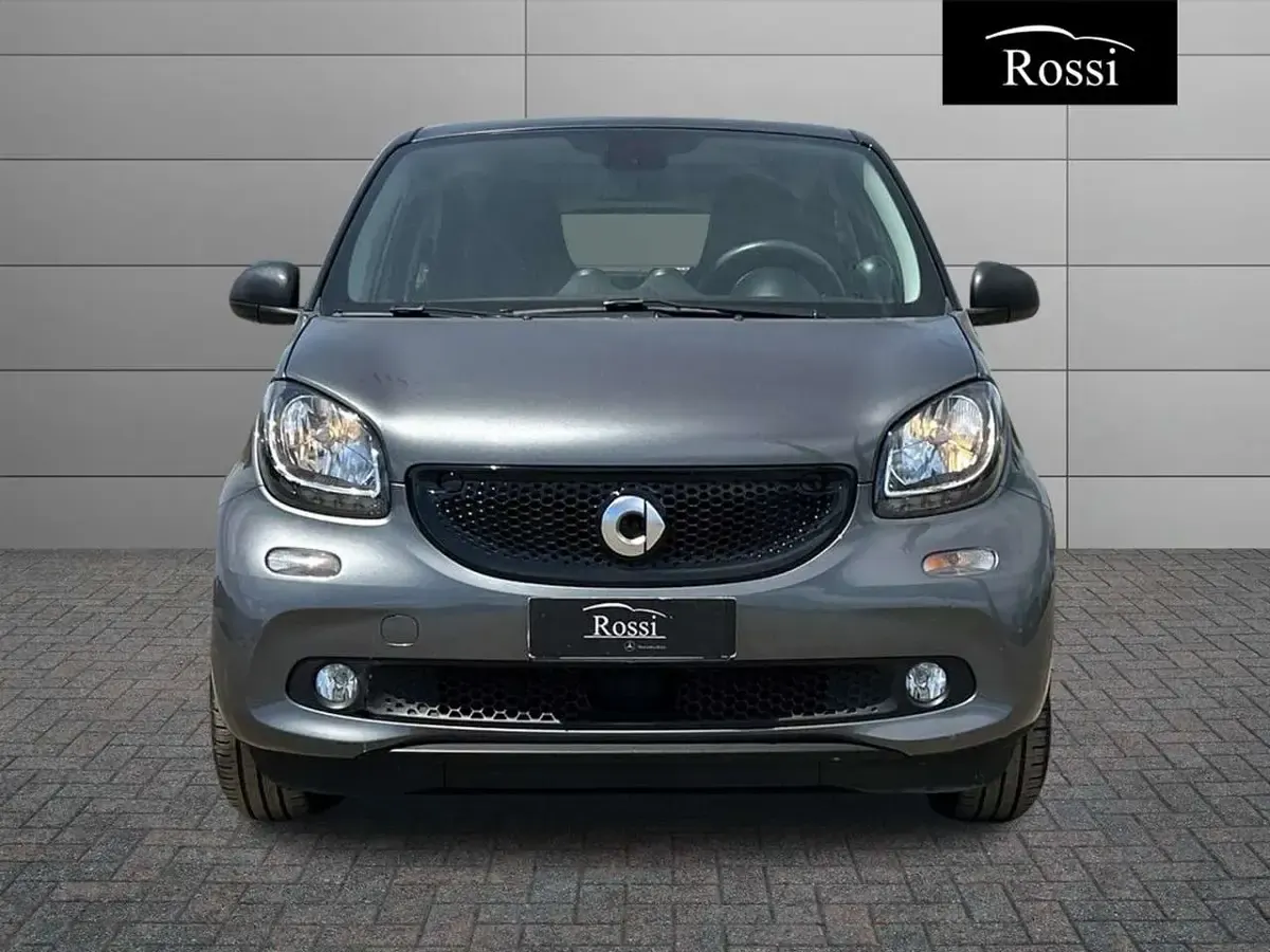 Usata Smart ForFour Passion 71 CV (52 kW) 2019 Grigio medio metallizzato Utilitaria