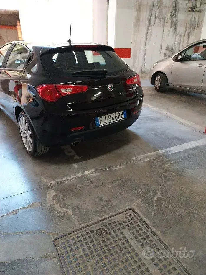 Usata Alfa Romeo Giulietta Super 120 CV (88 kW) 2017 Nero Utilitaria
