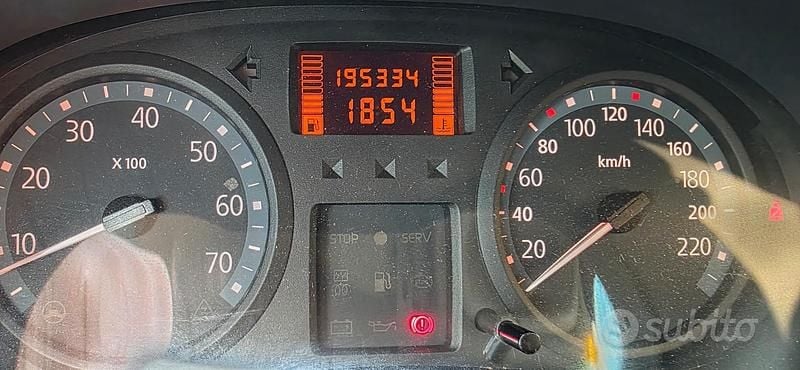 Usata Renault Clio II 60 CV (44 kW) 2005 Nero Berlina