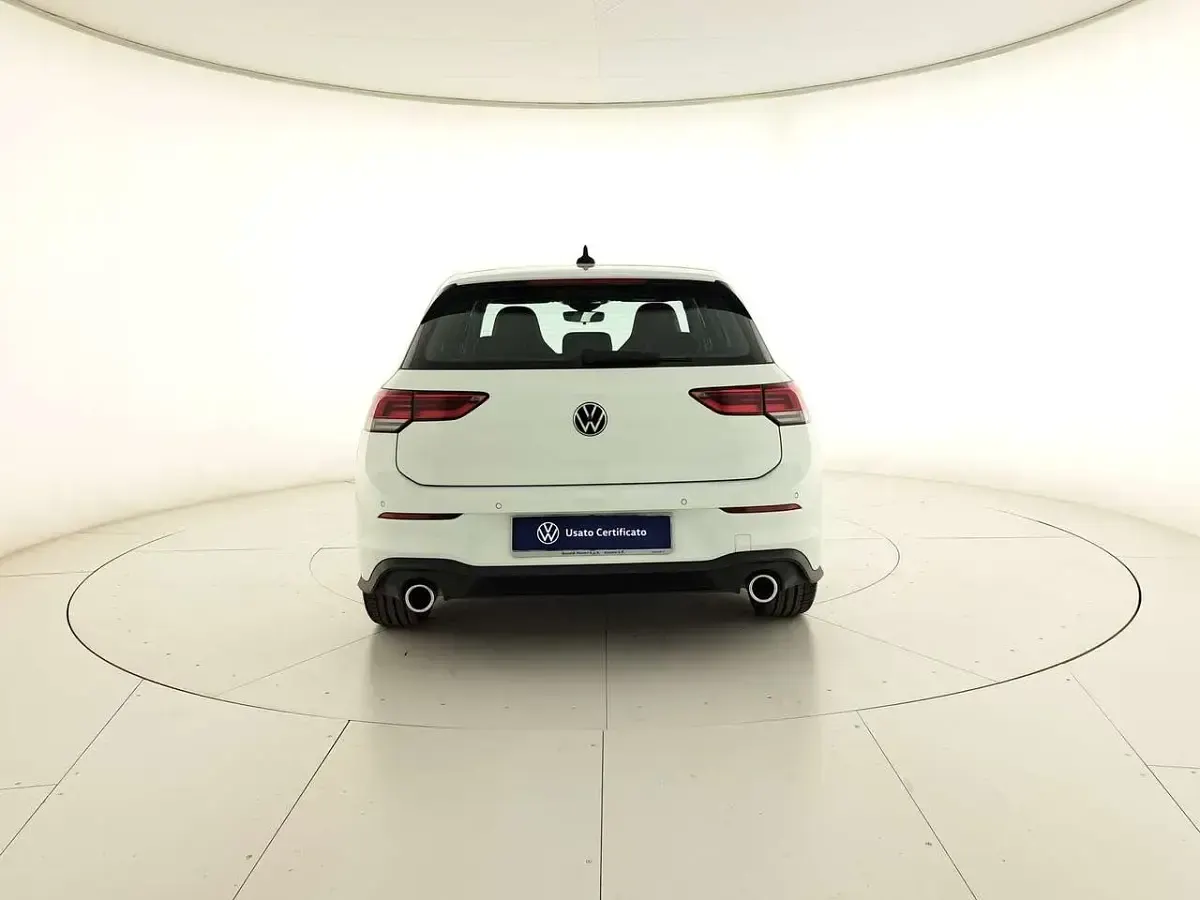 Usata VW Golf VIII GTI 245 CV (180 kW) 2022 Pure white Berlina