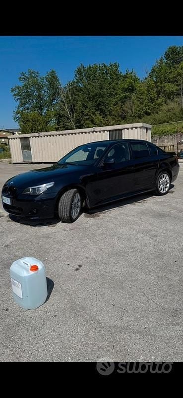 Usata BMW 530 M Sport 231 CV (169 kW) 2006 Blu Berlina