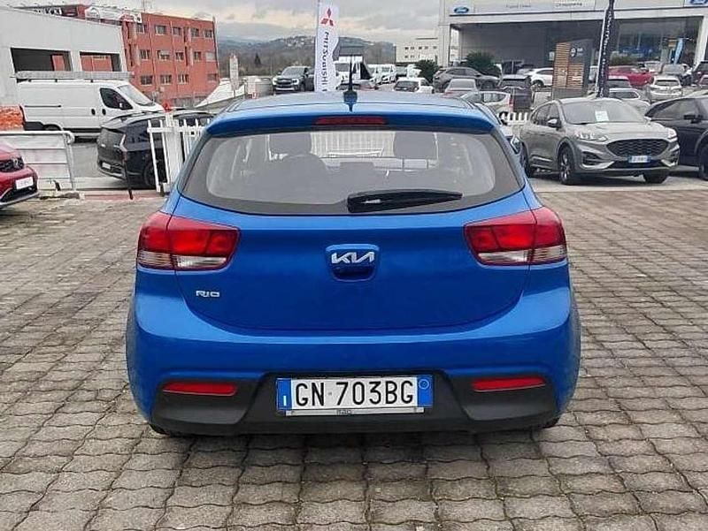Usata Kia Rio Style 82 CV (60 kW) 2023 Blu/azzurro Berlina