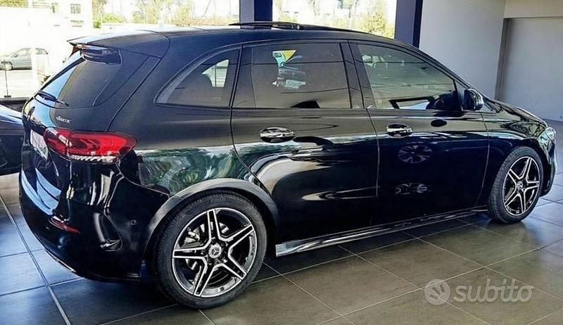 Usata Mercedes B200 2021 Nero Monovolume