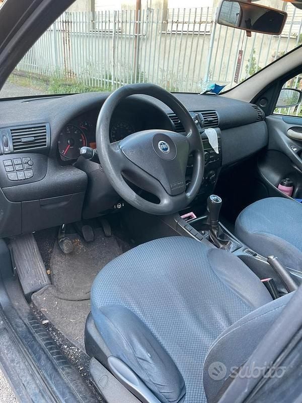 Usata Fiat Stilo 140 CV (102 kW) 2004 Grigio Utilitaria