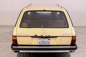 Usata Mercedes 300 90 CV (66 kW) 1979 Beige Station wagon